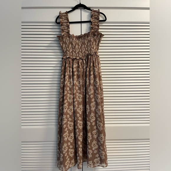 Altar'd State Dresses & Skirts - altar’d state floral maxi. size lg. light brown w/ cream & gold floral details.